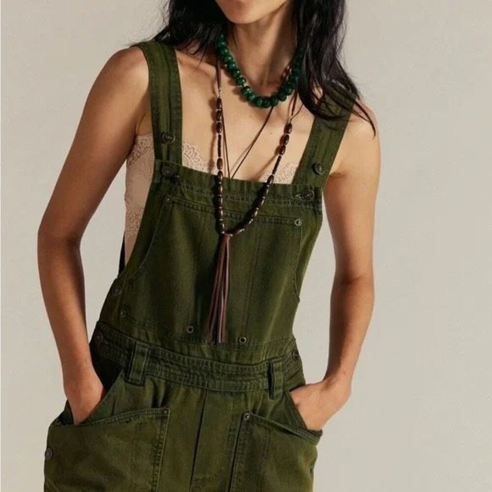 Free People Just In Time Overalls in Army Size M - Picture 2 of 9